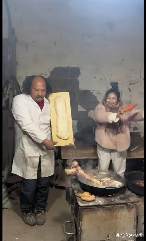 快手富人假扮穷人回乡