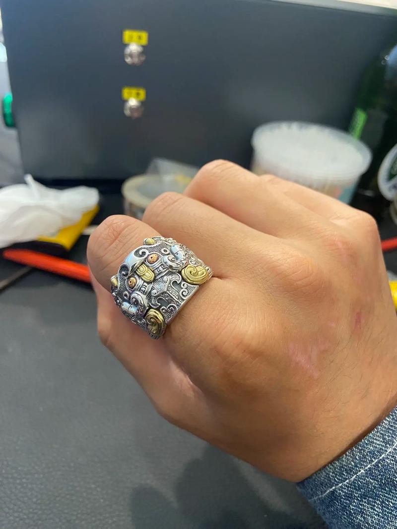 抖音里一个指环三个尖