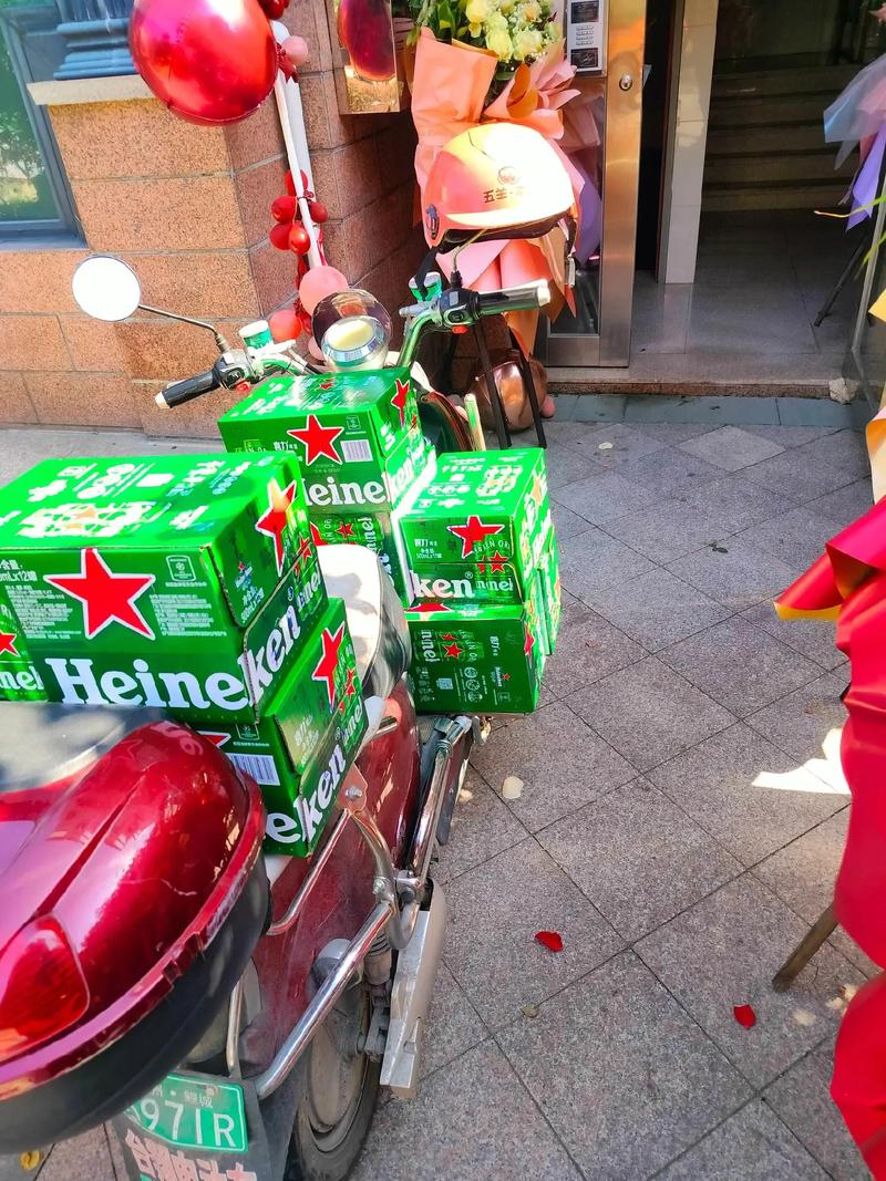 抖音自行车带一箱啤酒