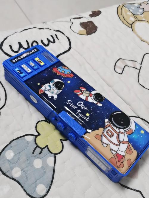 抖音里的多功能文具盒