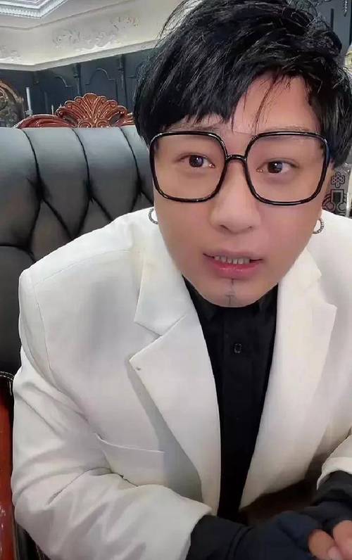 快手红人方丈个人衣服