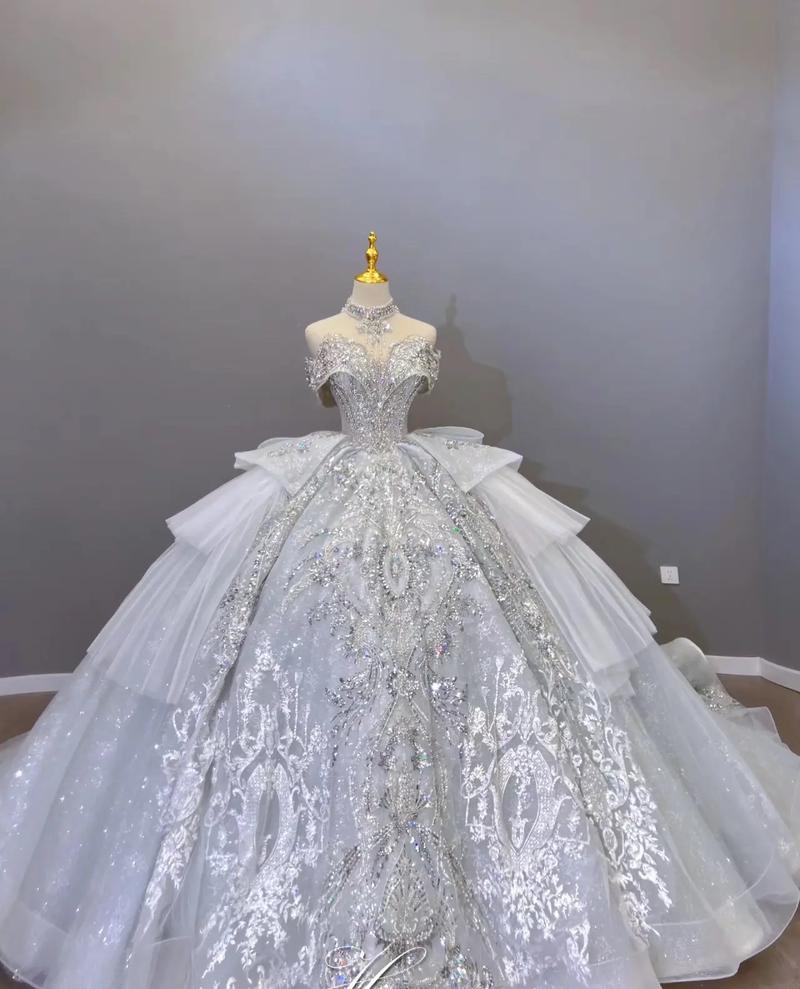 抖音同款珠链婚纱拖尾