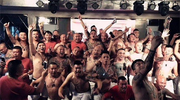 快手直播光膀子违规吗