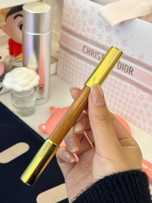 抖音上化妆用的修颜笔