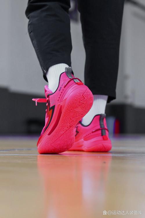 抖音火烈鸟同款耐克些