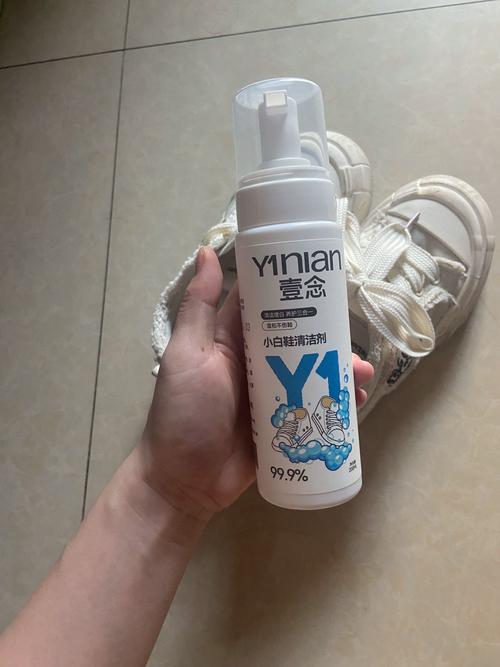 抖音上用小苏打洗白鞋