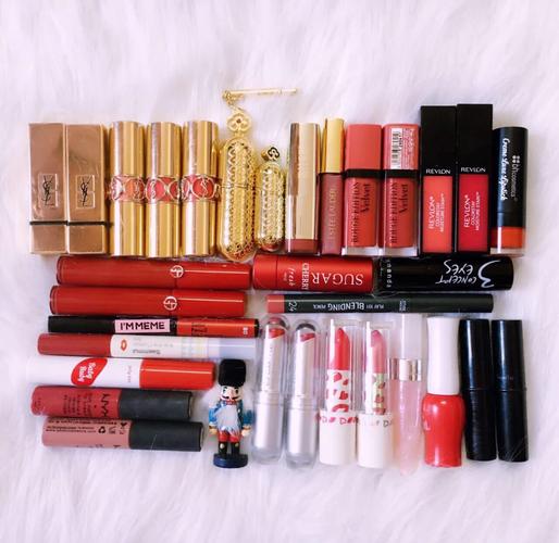 抖音一个盒子许多口红