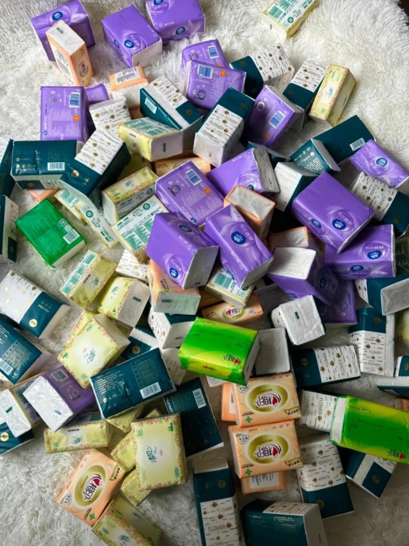 抖音钱从纸巾里抽出来