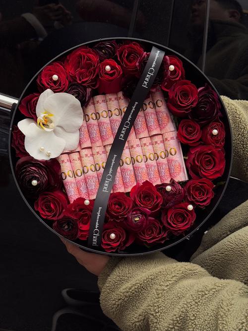 抖音鲜花礼盒装人民币