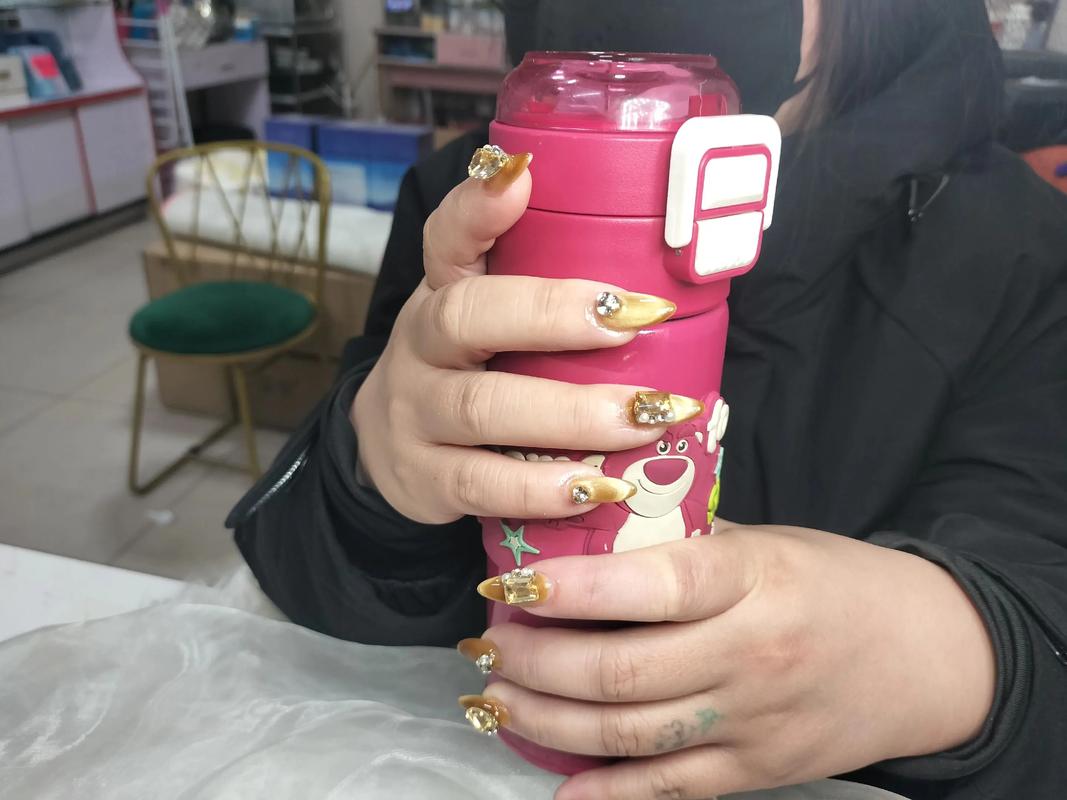 抖音上用甲油胶做戒指