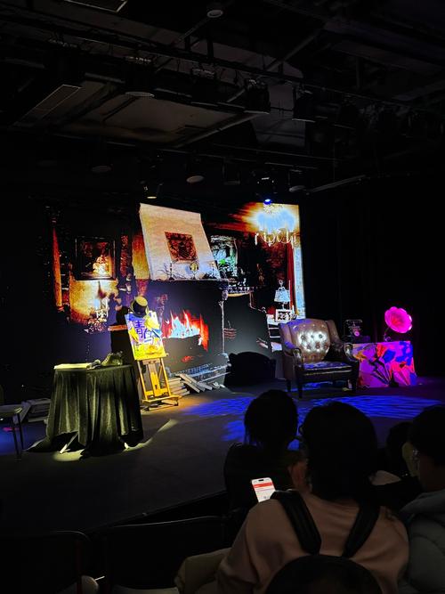 秒拍抖音在小剧场里吗