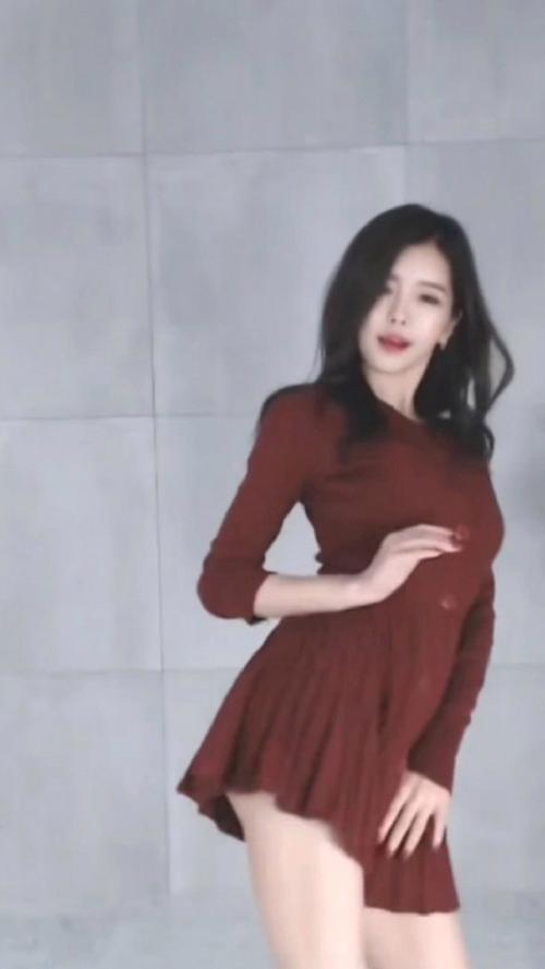 伊素婉在哪个平台直播