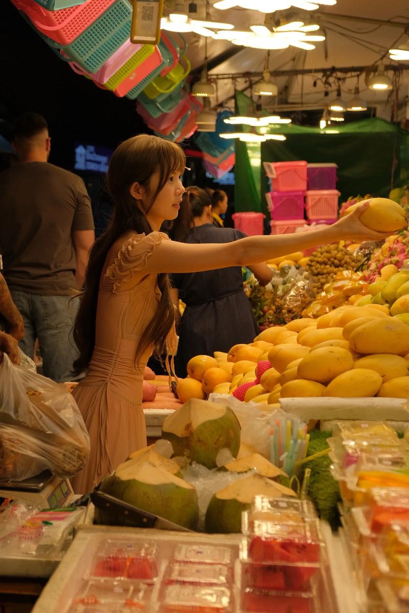 抖音上卖饸烙面的美女