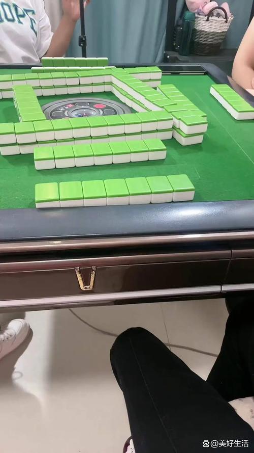 快手吃巧克力麻将视频