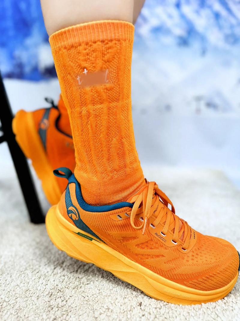 抖音橙色的耐克休闲鞋