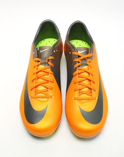 抖音橙色的耐克休闲鞋