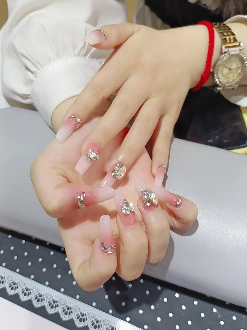 抖音网红指甲贴钻图片