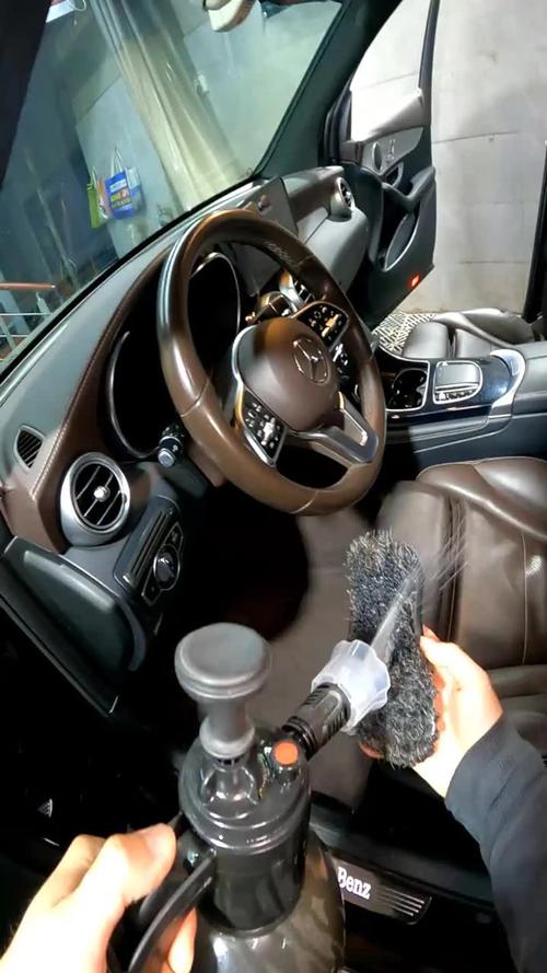 抖音同款清洗汽车内饰