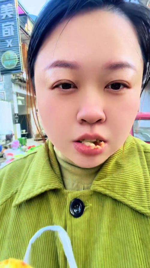 快手上把脸弄到水果上