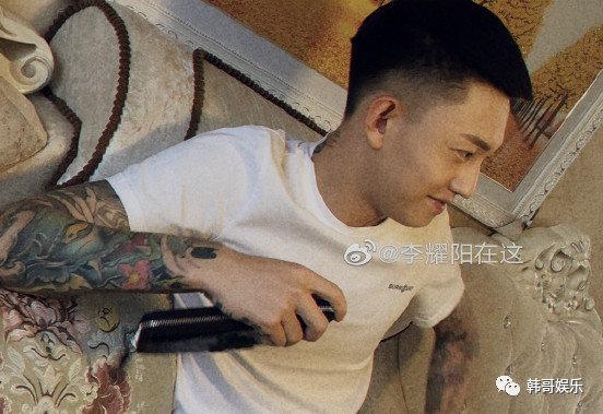 快手红人李耀阳的纹身