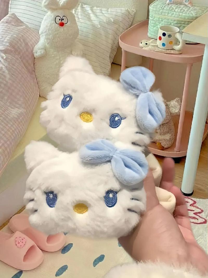 抖音里有个猫戴个发卡