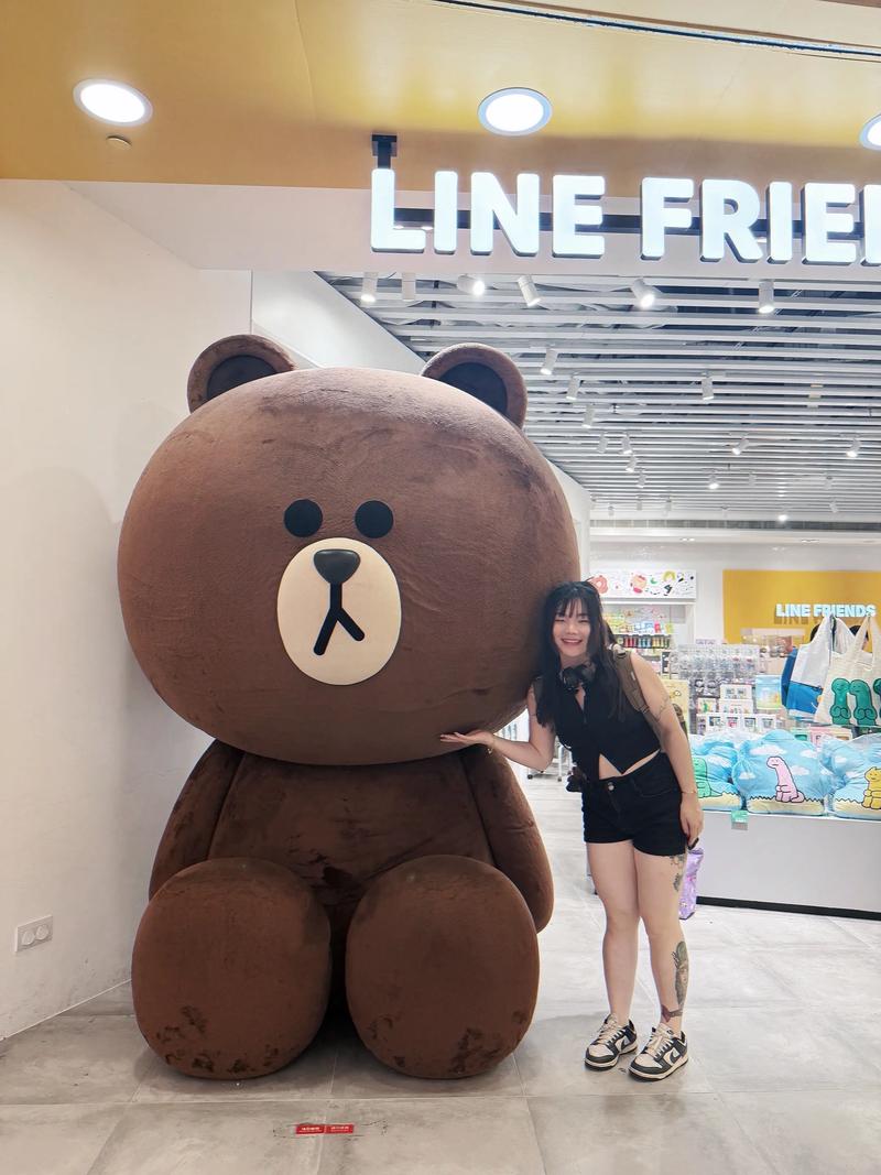 穿布朗熊衣服跳舞抖音