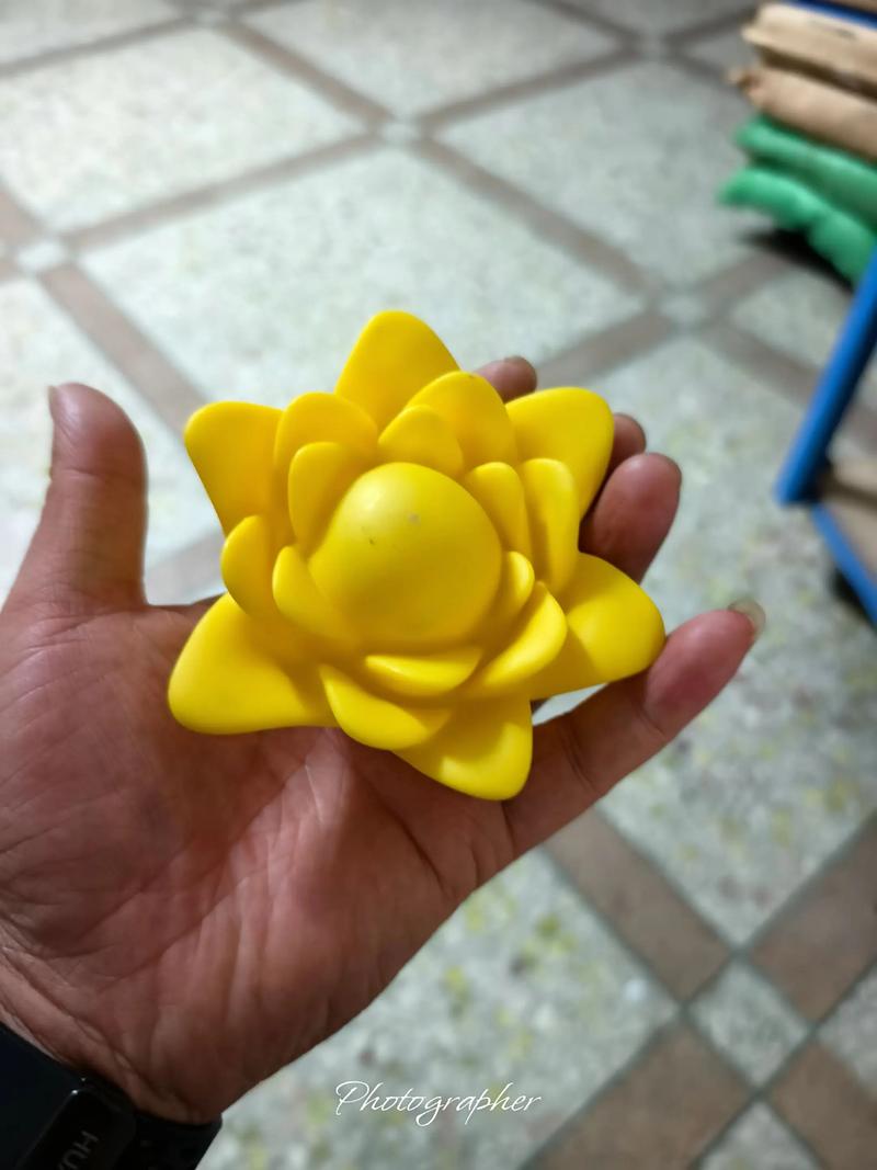 抖音里把塑料变成挂件