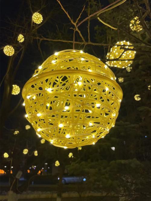 抖音上磁铁缠铜线点灯