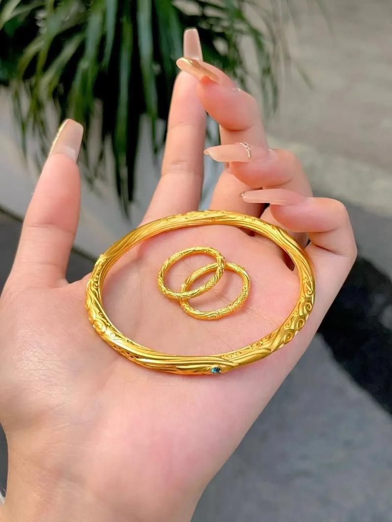 抖音上火的钥匙开镯子