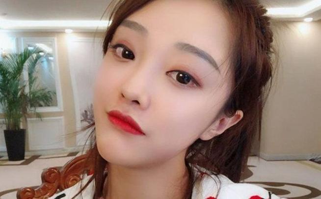 玩快手第一个网红是谁