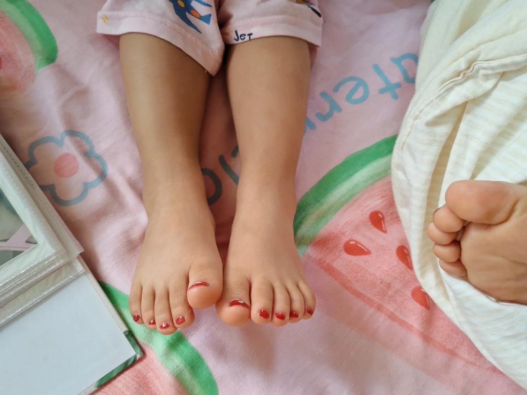 抖音里面小孩脚丫纪念