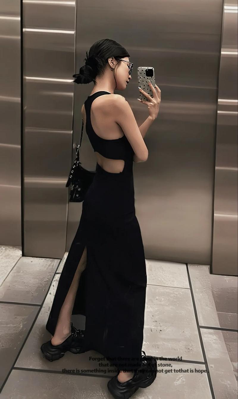 抖音 连衣裙 露后背