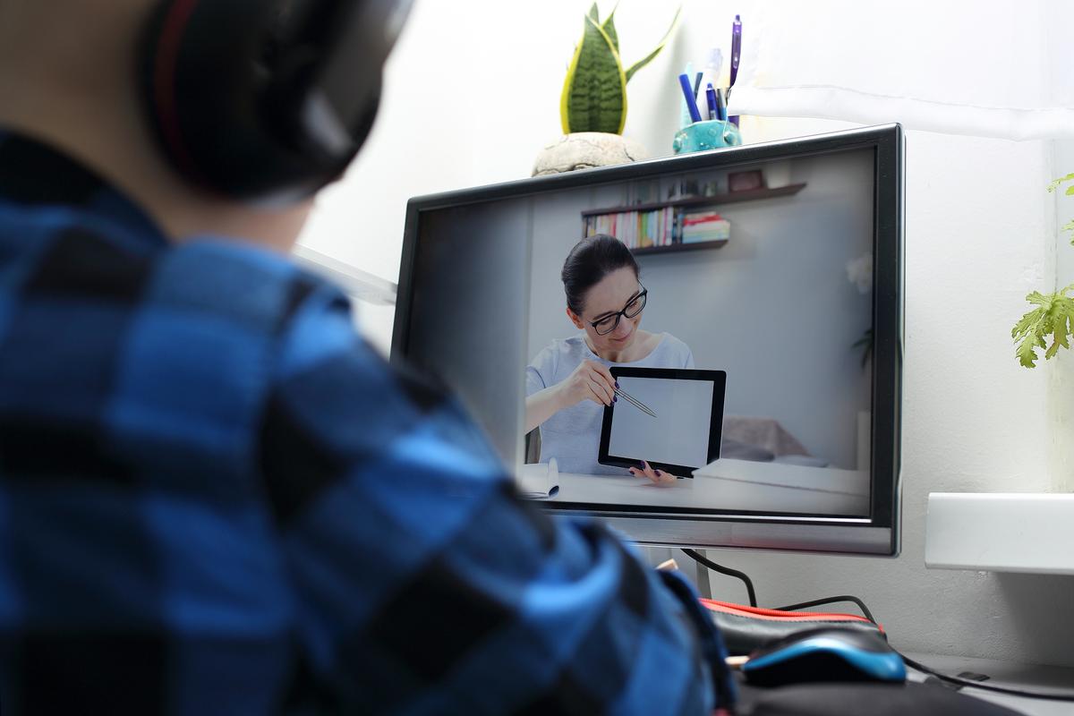 英菲克 看电视直播