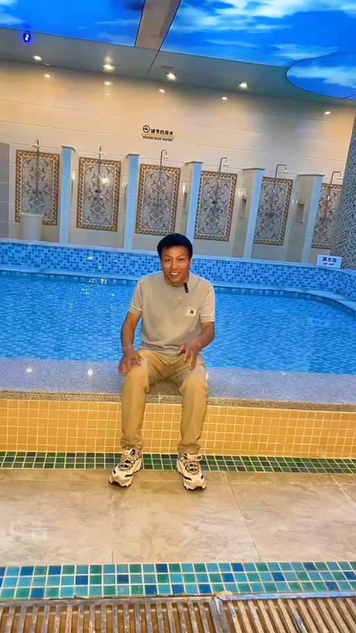 快手大黑爱吃肉多有钱