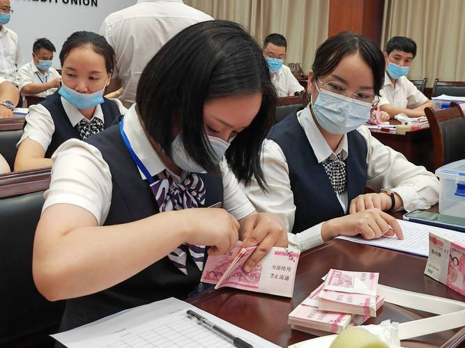 银行单指点钞最快手法