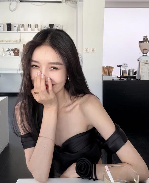 快手红人赵中阁女朋友