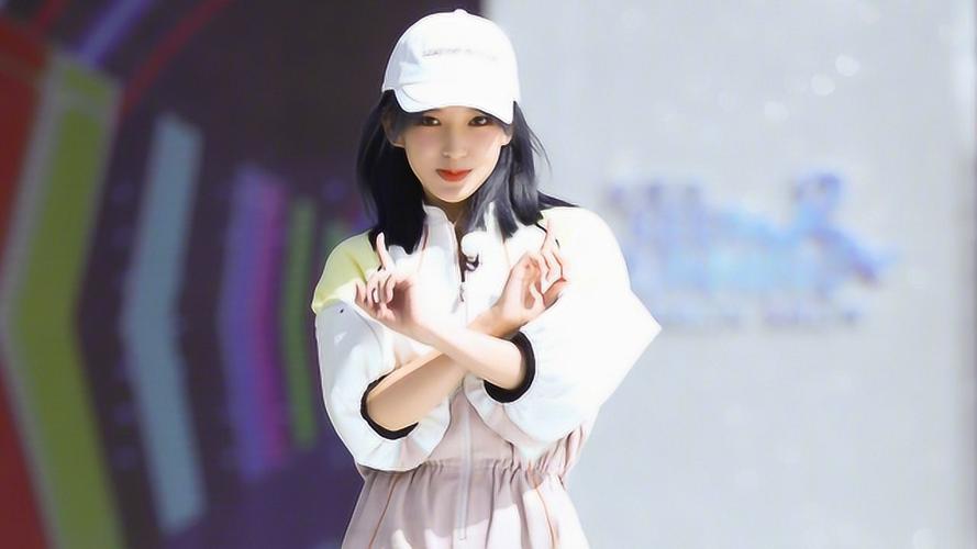 跑男快手广告上的女孩