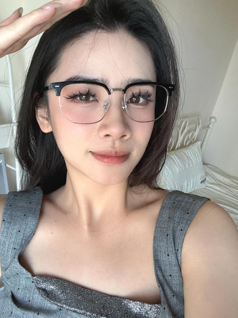 抖音 海外 女 眼镜