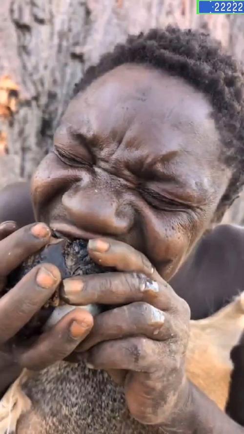 快手非洲人吃冰棍视频