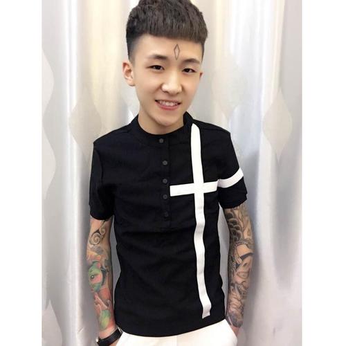 快手红人赵逸轩发型图