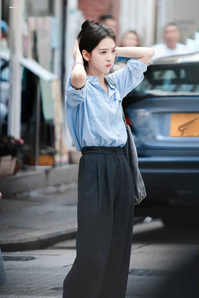 章若楠抖音里的衣服