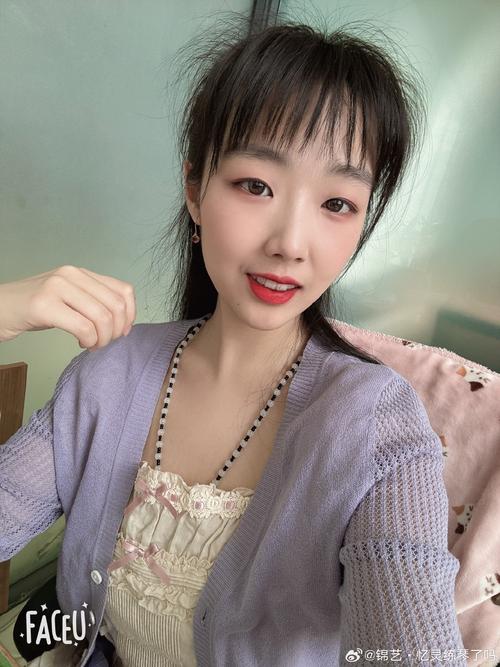 快手小婉妹妹素颜照片