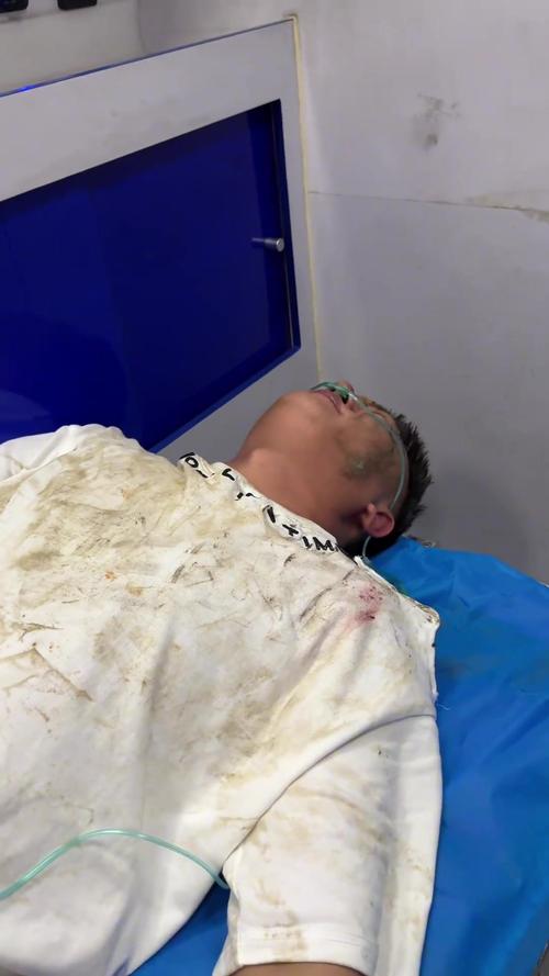 快手红人果果被打照片