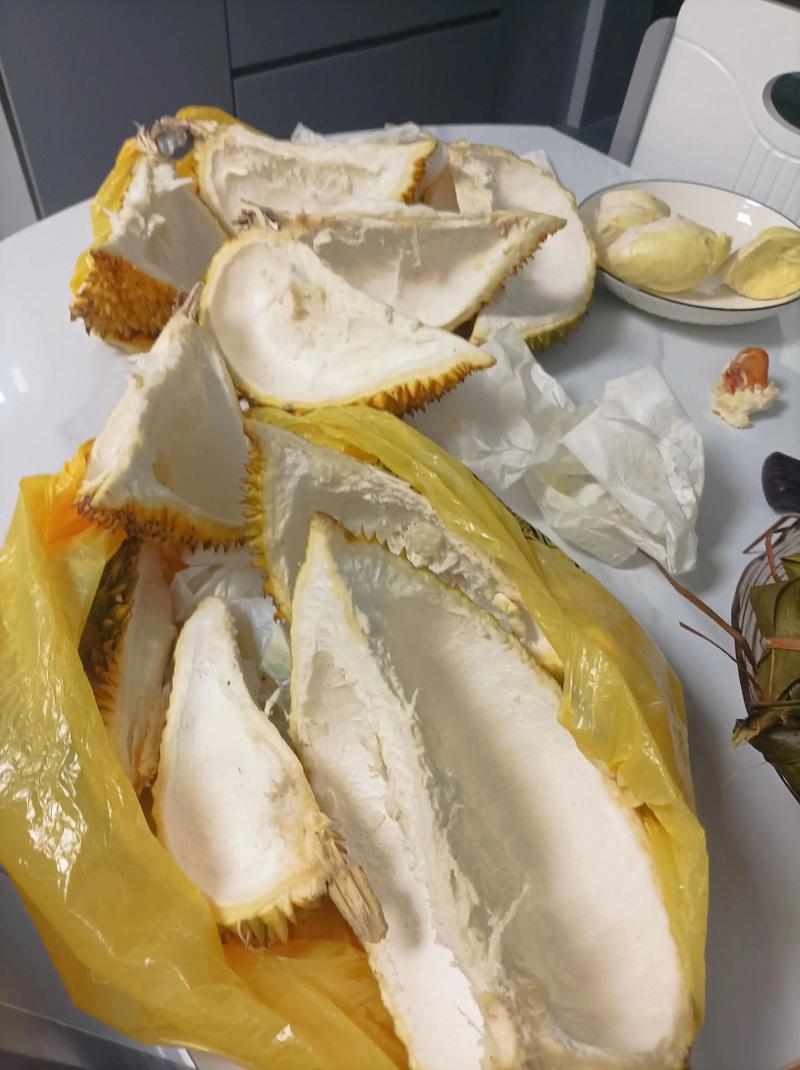 快手大口吃榴莲的视频