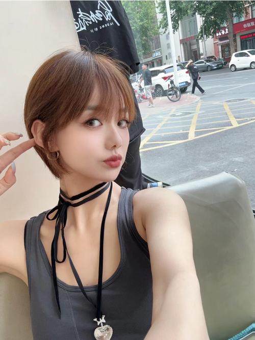 快手上短发女生都有谁