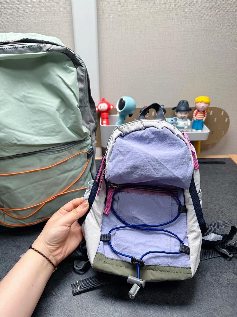 抖音港味多用双肩包