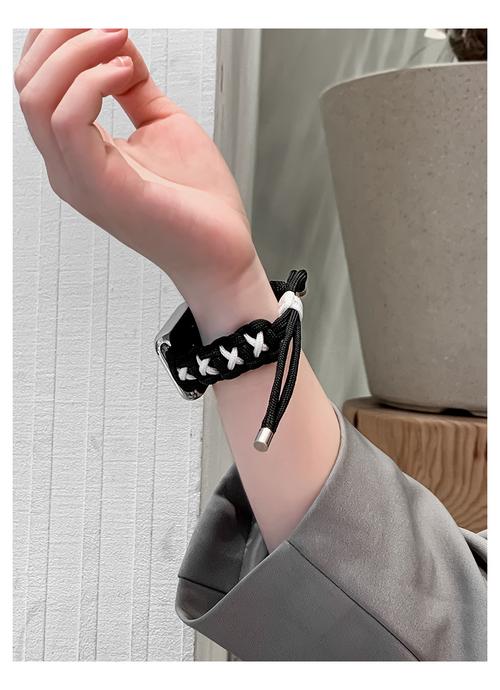 抖音上男女手腕带的