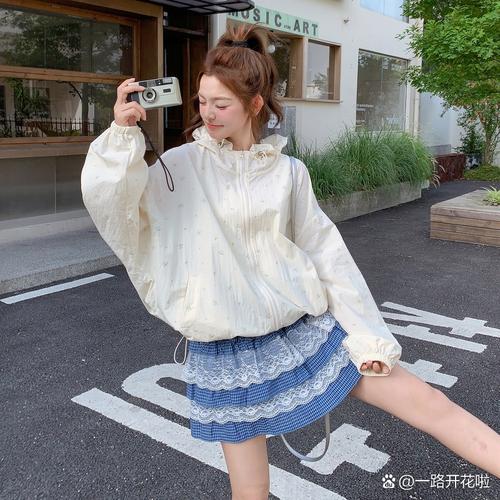 抖音同款卫衣白纱裙