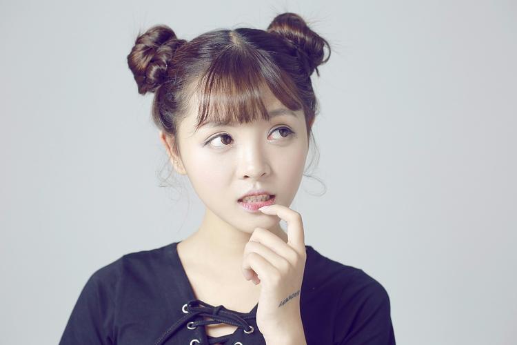 快手金玲以前大脸照片