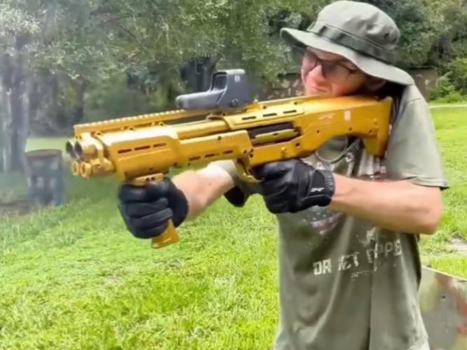 抖音里能喷出钱的枪